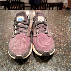 Ultraboost sneakers, size 9 Pre- owned in as shown condition